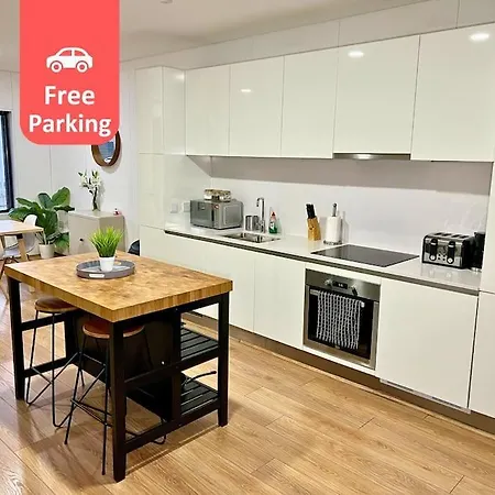 Large Townhouse 5 Beds With Two Parking Spaces - Manchester City Centre Exterior photo
