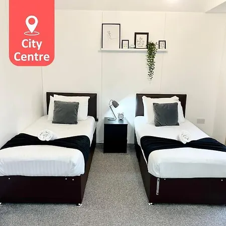 Large Townhouse 5 Beds With Two Parking Spaces - Manchester City Centre Exterior photo