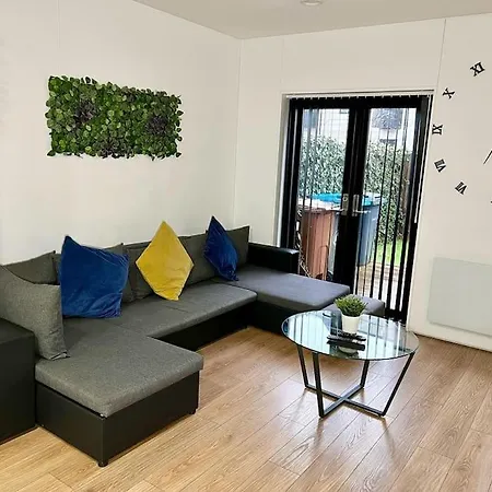 Large Townhouse 5 Beds With Two Parking Spaces - Manchester City Centre Exterior photo